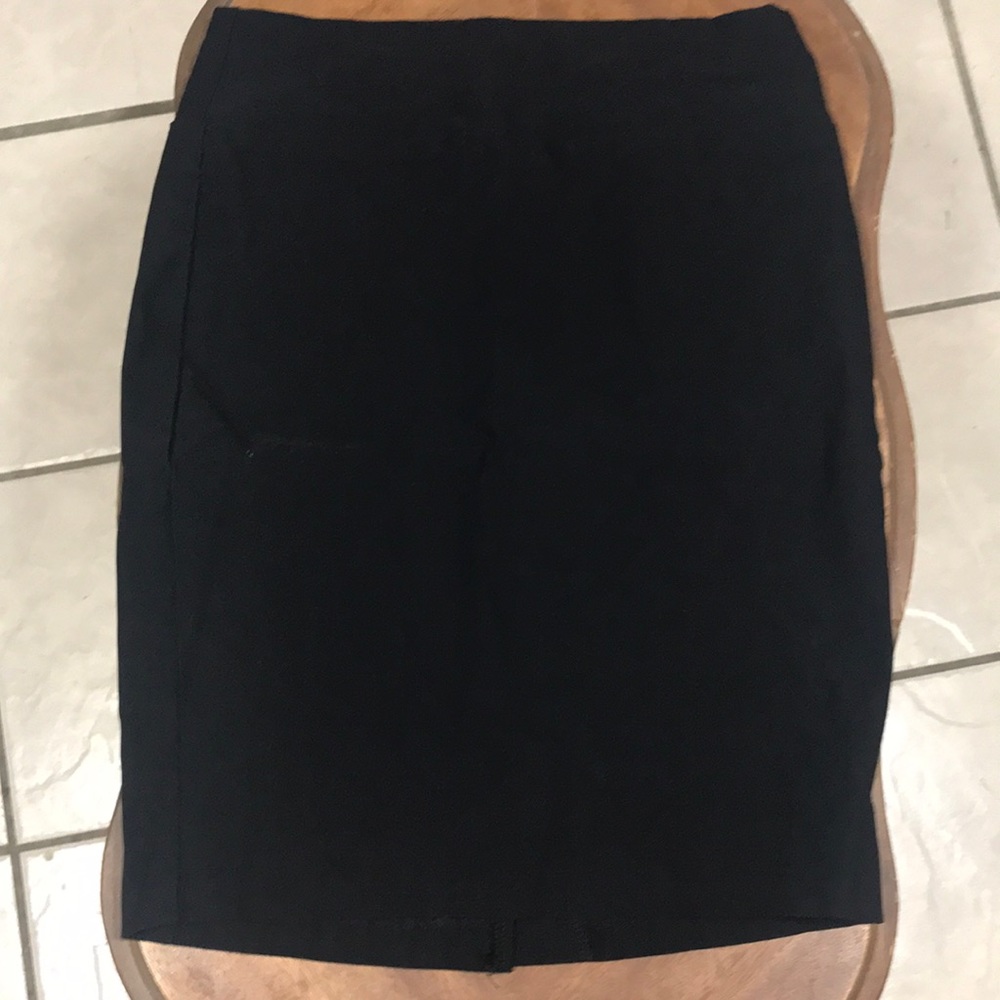 Black Slip-On Pencil Skirt - Size Medium - iZ Byer Brand